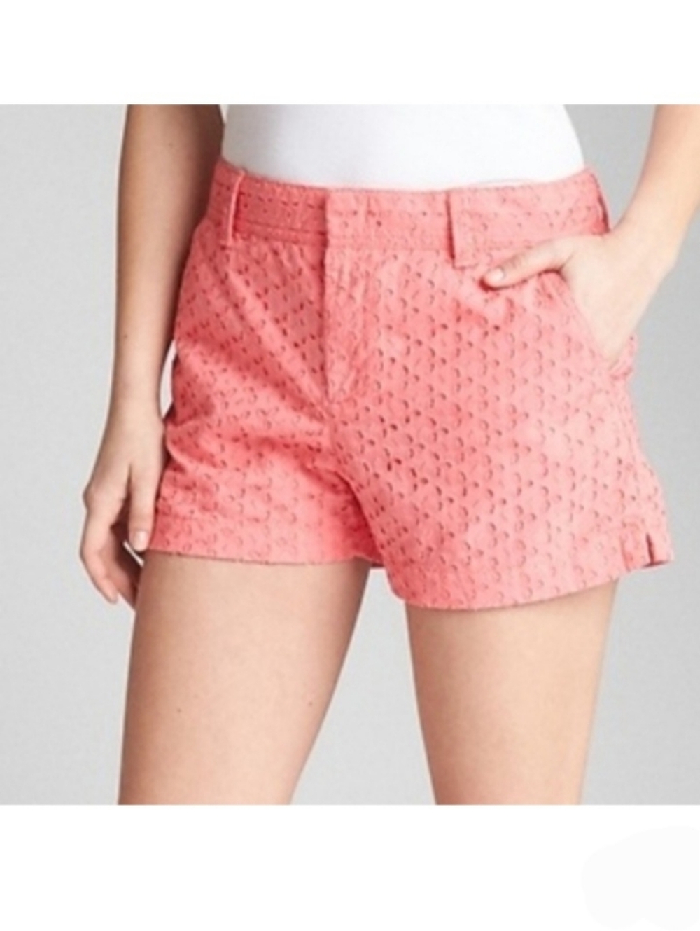 2295 * Gap 3" City Shorts Eyelet Pattern Pink Size 4